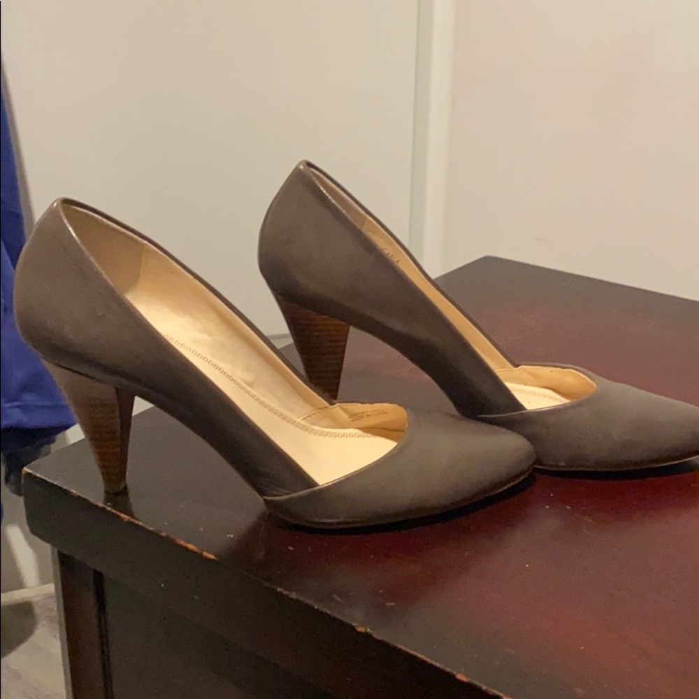 Tahari Heels